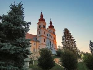 Cerkev Svete trojice s frančiškanskim samostanom